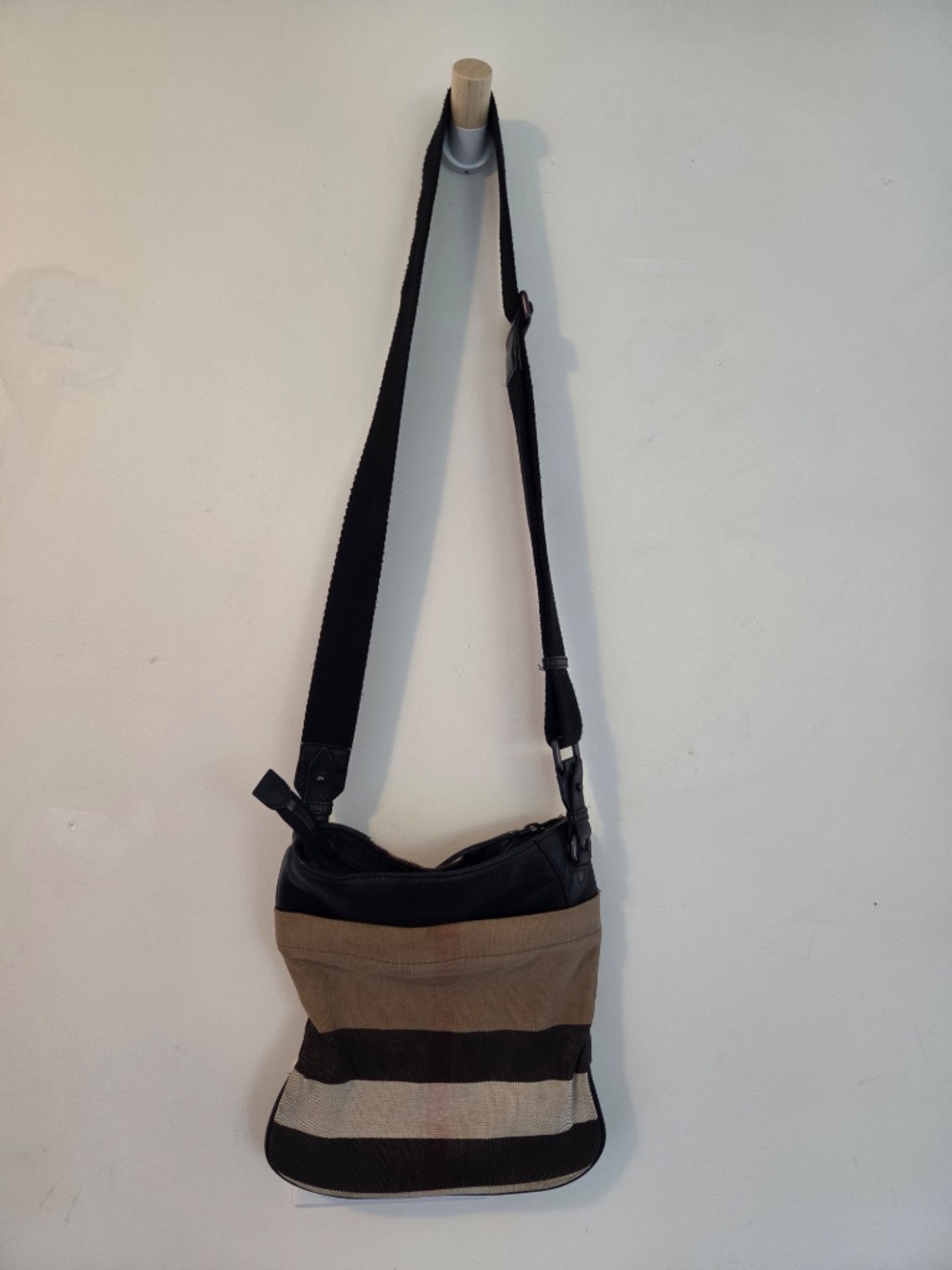 Vintage Burberry Ainsley mega check cross body messenger bag canvas leather - Picture 3 of 16